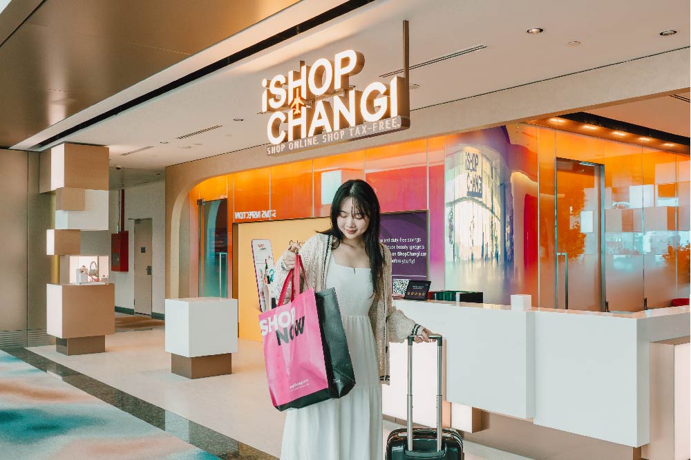 girl holding a shopping bag