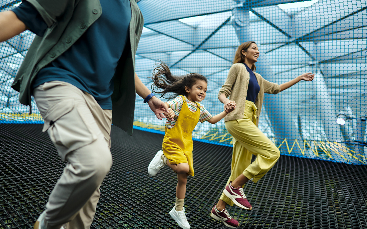 Family playing at Jewel Walking Net