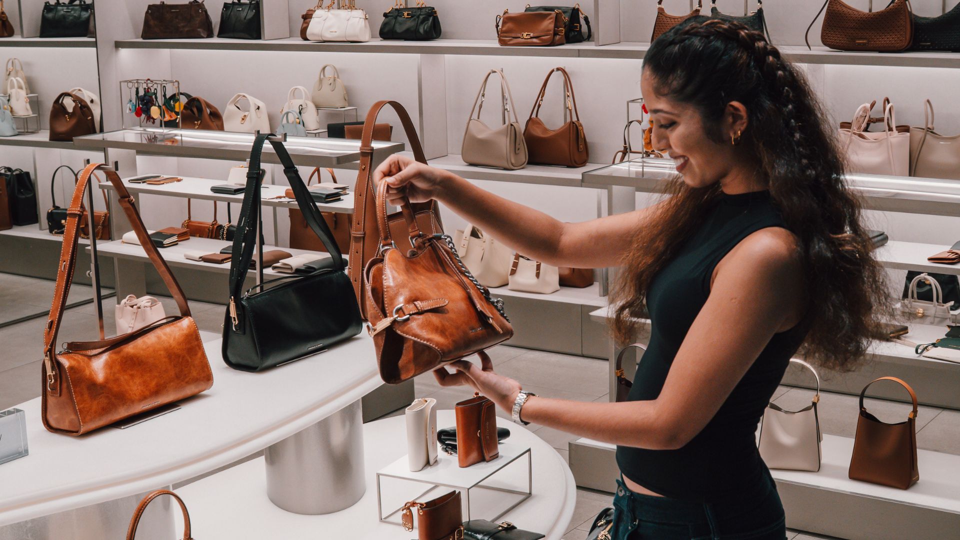 CHARLES & KEITH 