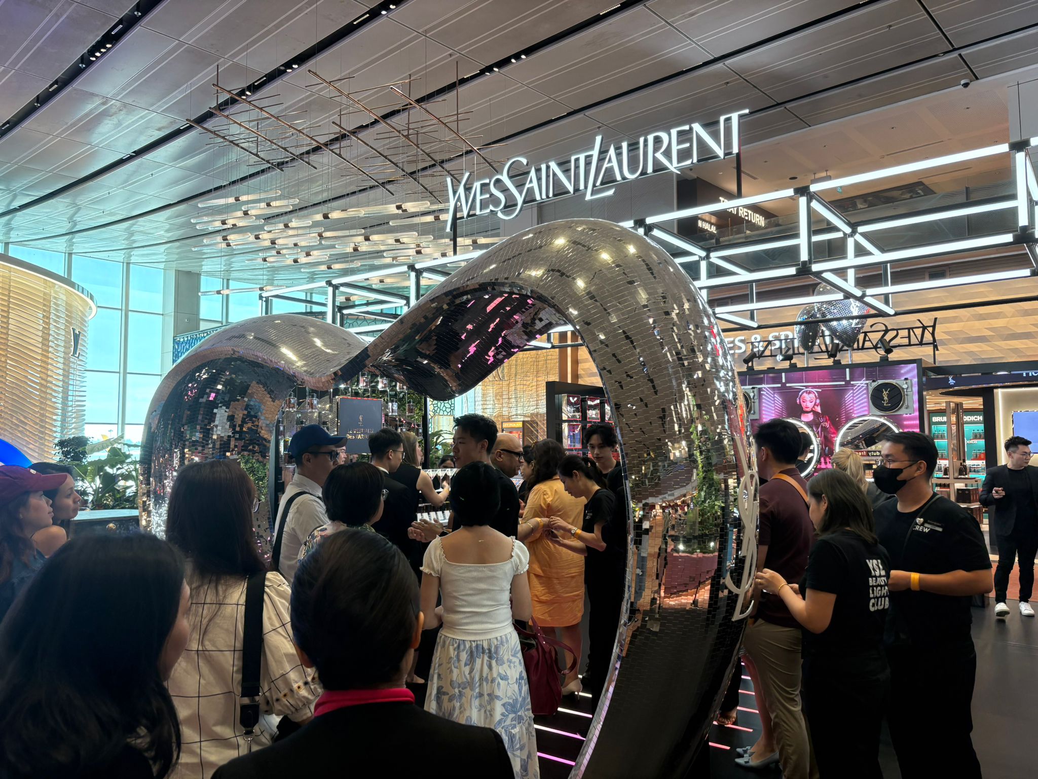 ysl beauty light club event