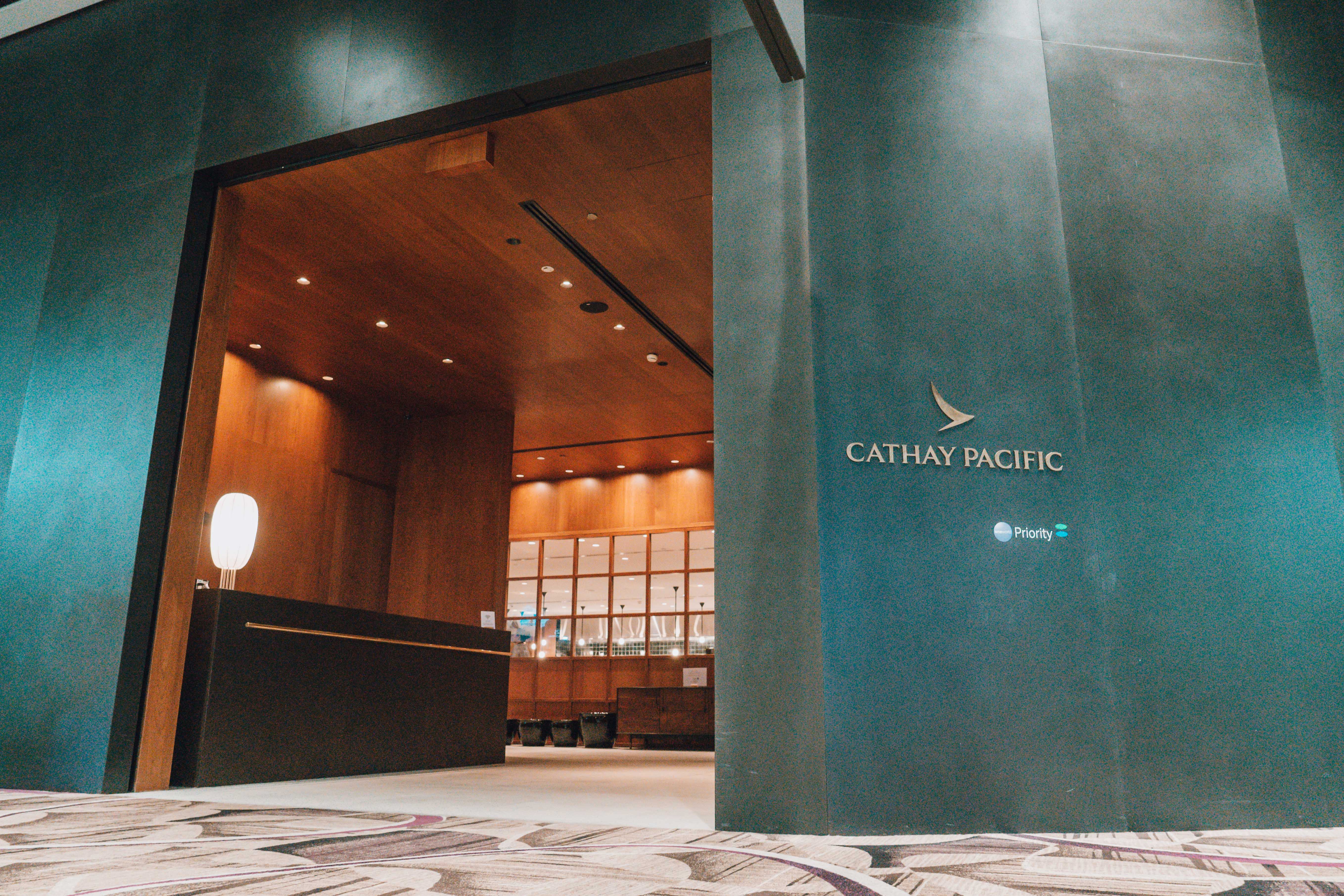 Cathay Pacific Lounge entrance