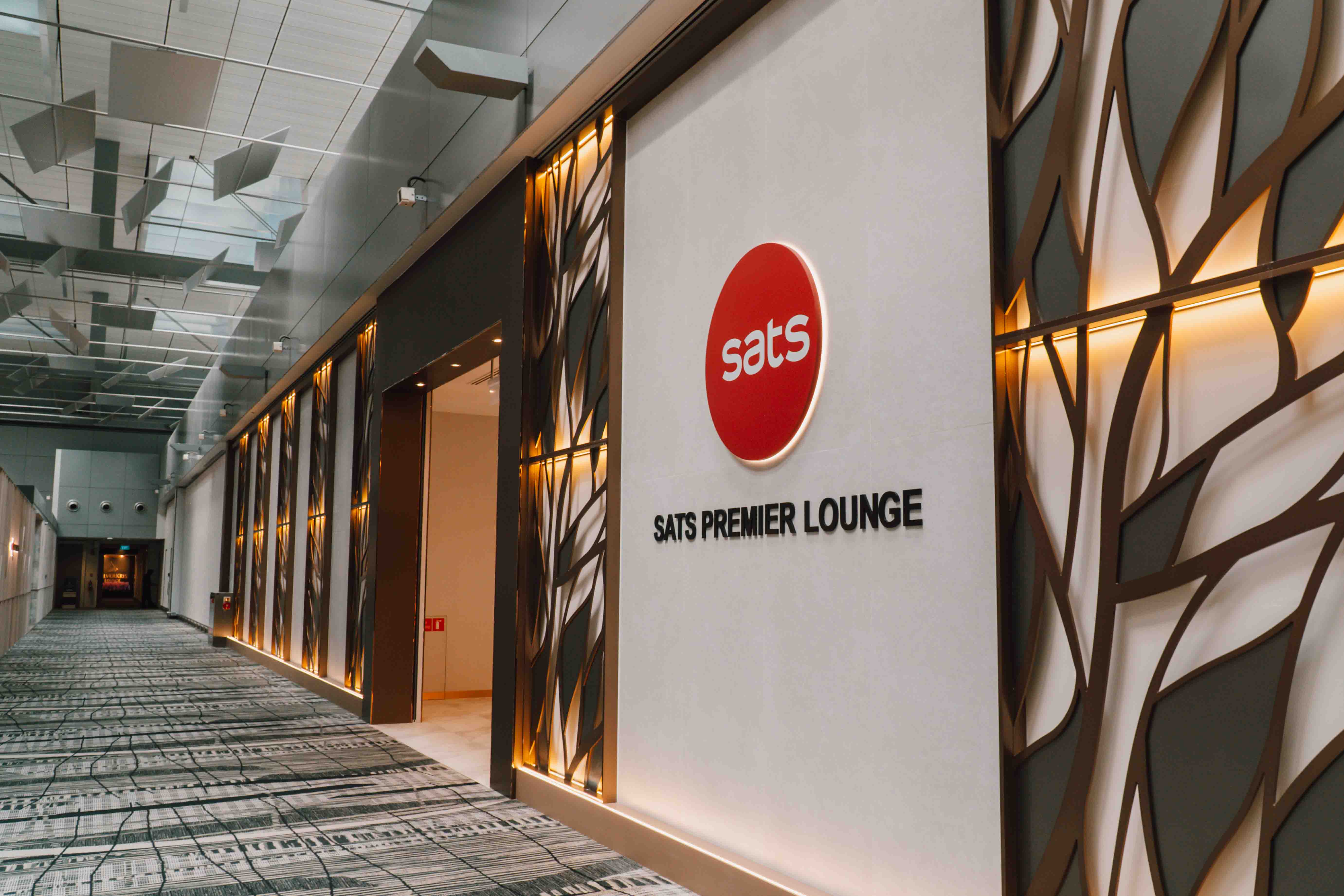 T3 SATS Premier Lounge entrance 