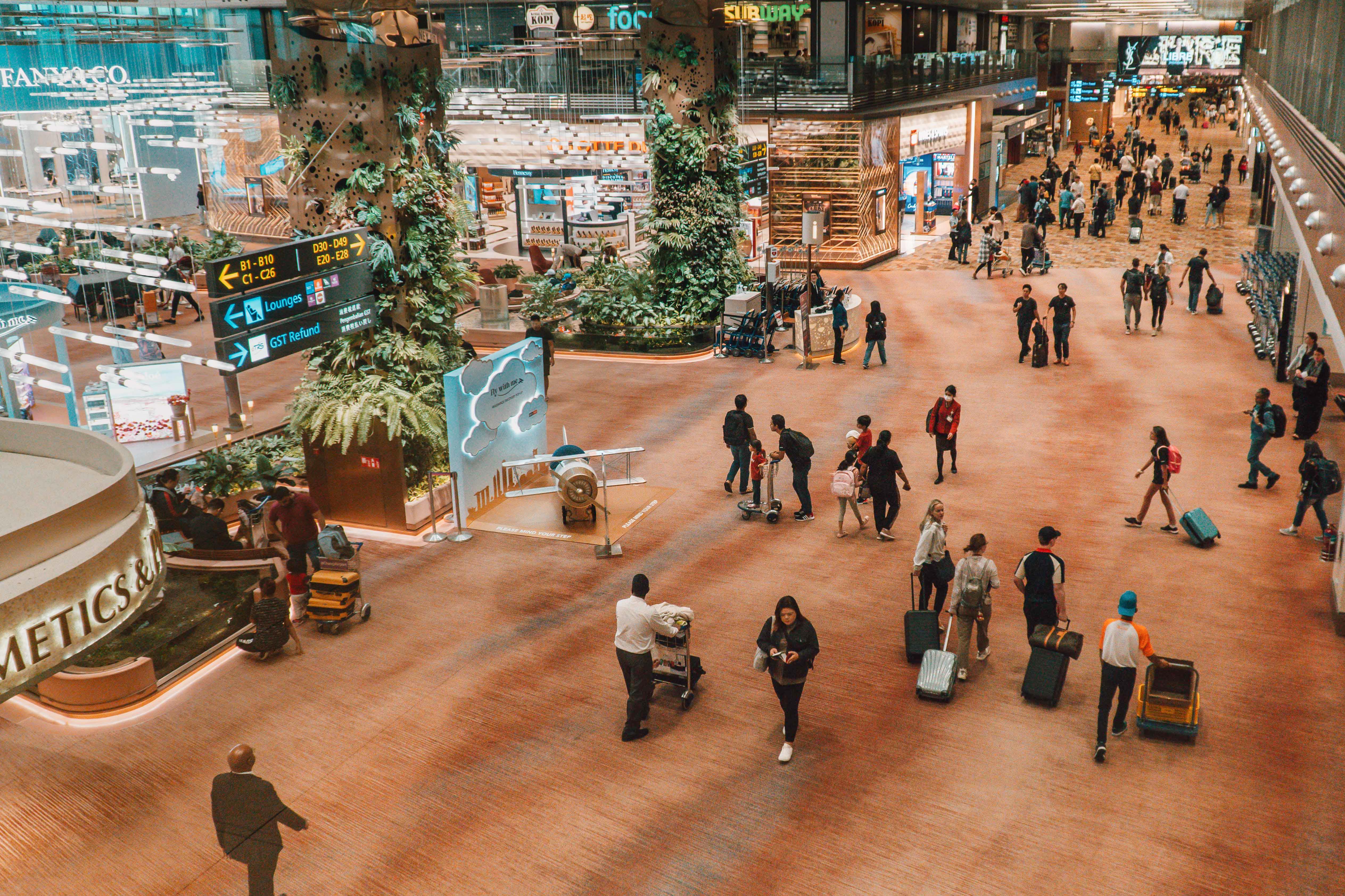 transit shopping scene