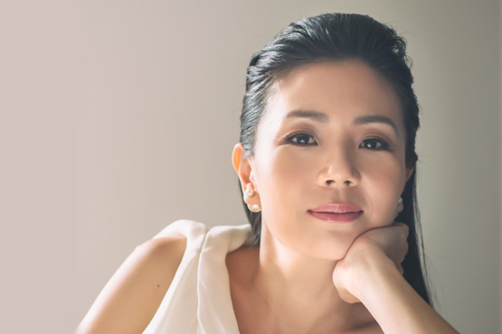 Imelda Teo 与乐队现场音乐表演(中文爵士乐）