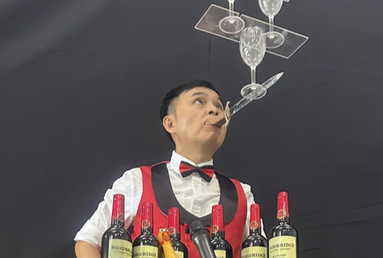 Le Petit Bar（喜剧马戏团）