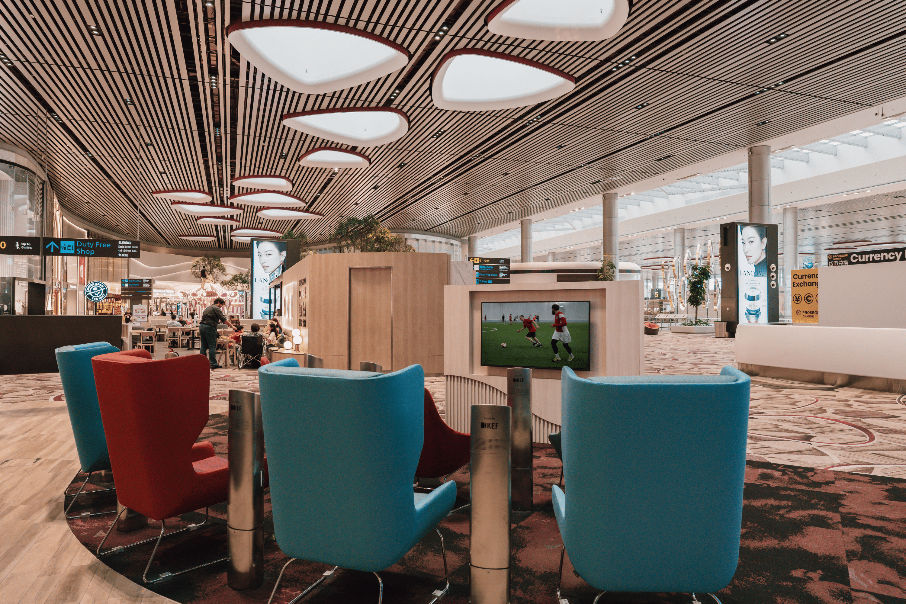 Terminal 4 Transit Central TV Lounge