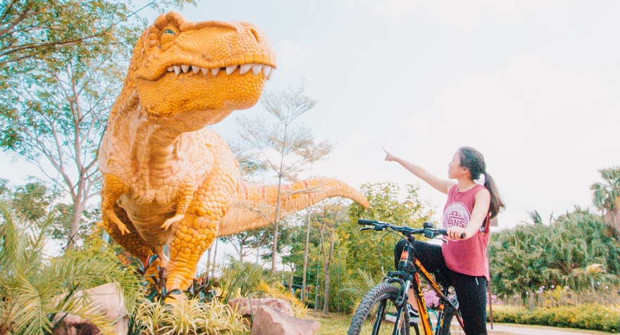 Changi Airport Connector and Jurassic Mile opens
